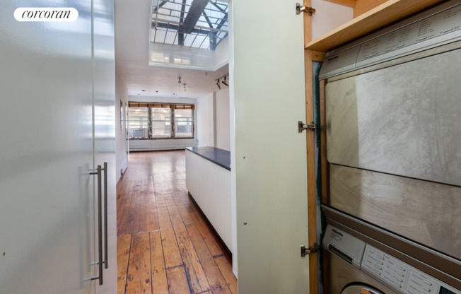 143 W 21 ST