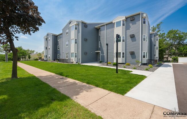 Studio, 1 bath, 450 sqft, $995, Unit 003