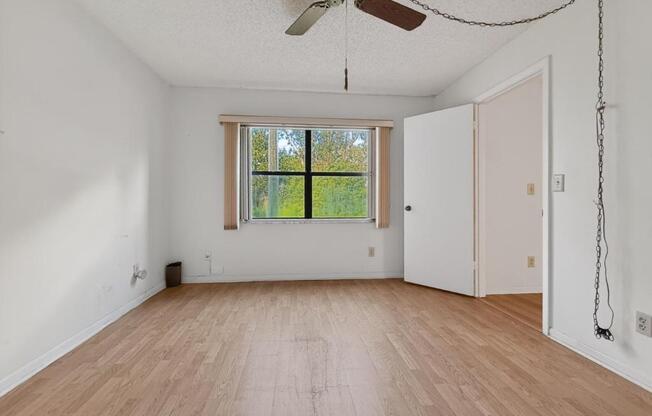 2 beds, 2 baths, 806 sqft, $2,000