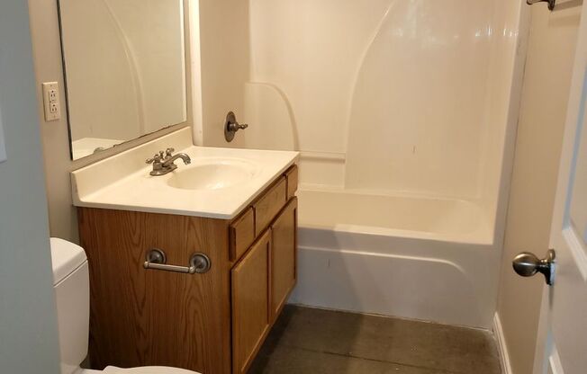 2 beds, 2 baths, 1,000 sqft, $1,295, Unit 701