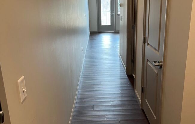 1 bed, 1 bath, 792 sqft, $1,575, Unit 506