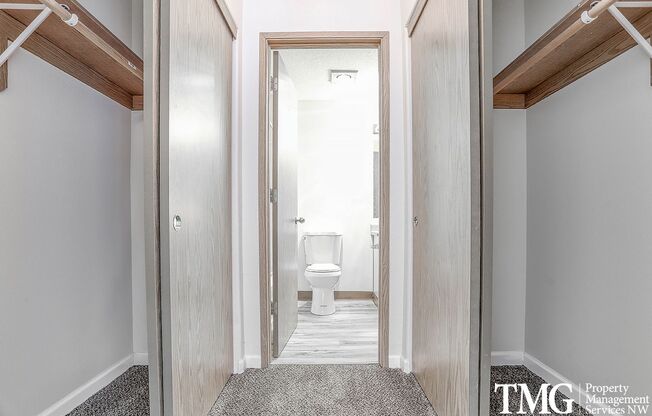 2 beds, 1 bath, 960 sqft, $1,475, Unit 220