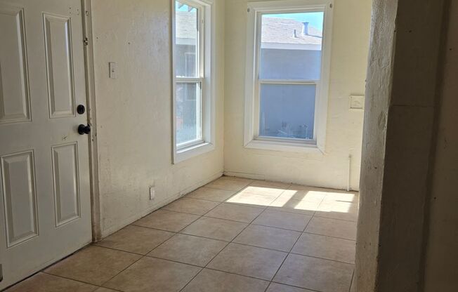 2 beds, 1 bath, $1,550