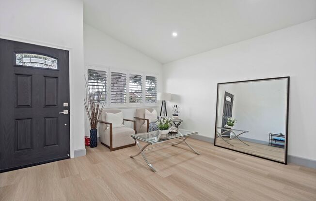 6BD/4BA One Story Single Family House next to UCI