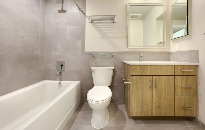 1 bed, 1 bath, $3,300, Unit 330