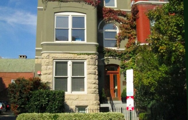 Updated 2 Bed / 2 Bath English Basement Condo in Dupont Circle