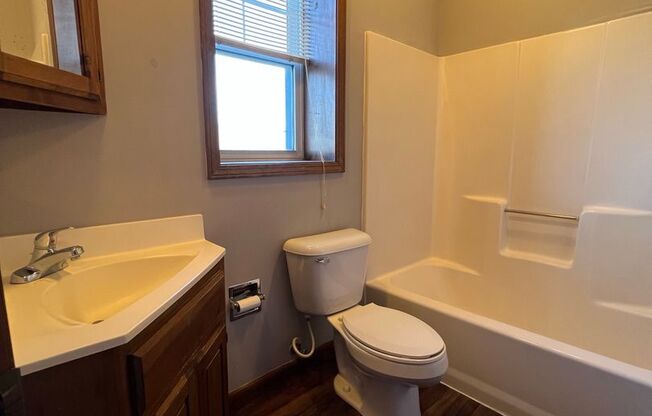 1 bed, 1 bath, $700, Unit 101 East 10th Street - Apartment 104