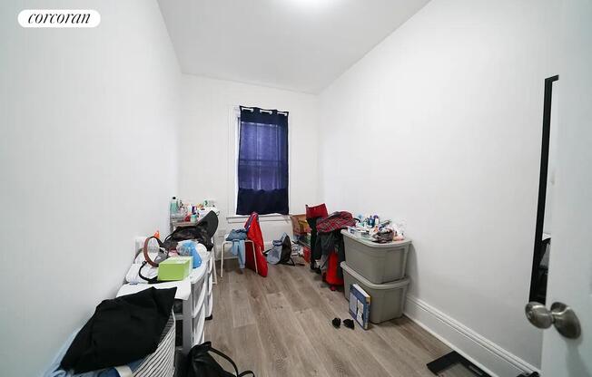 32 63 47 ST