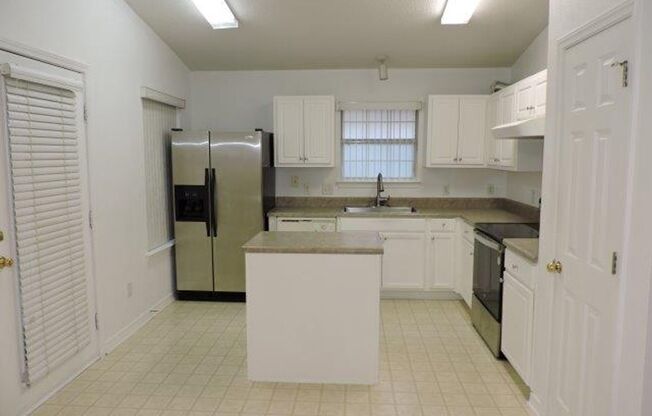 3 beds, 2 baths, $1,650