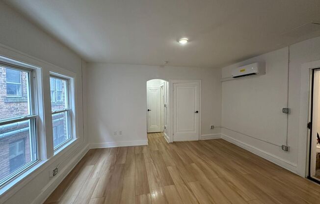 Studio, 1 bath, 500 sqft, $895, Unit Unit 203