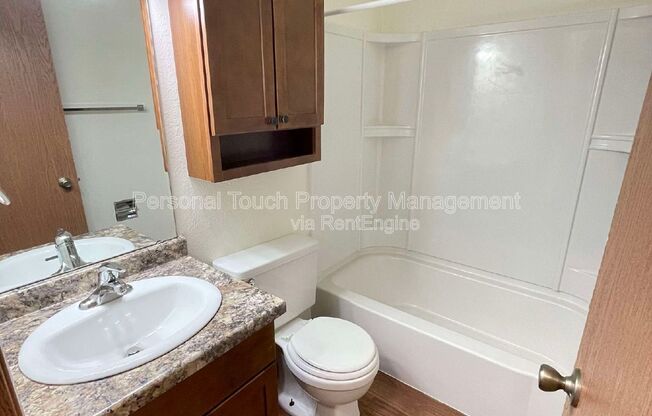 Studio, 1 bath, 400 sqft, $595, Unit 11a