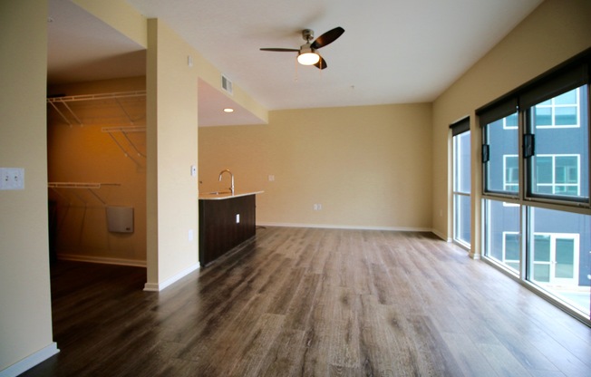 Studio, 1 bath, 412 sqft, $1,195, Unit APT 220