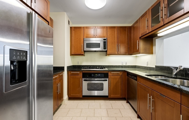 1 bed, 1 bath, 761 sqft, $4,200, Unit 809