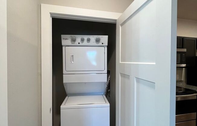 2 beds, 2 baths, 946 sqft, $1,550