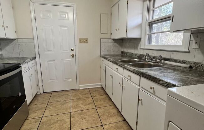 3 beds, 1 bath, $1,200