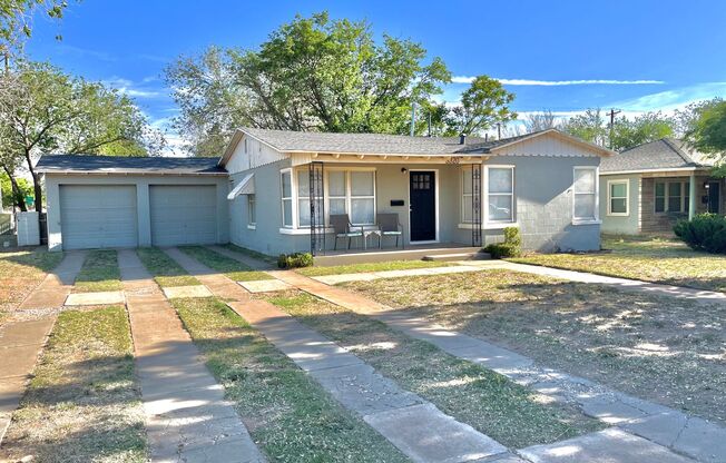 Pre-Leasing - 2 bed 1 bath Close to Tech!