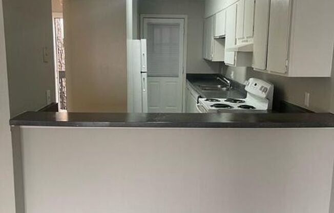 2 beds, 1.5 baths, 1,140 sqft, $1,100, Unit 607