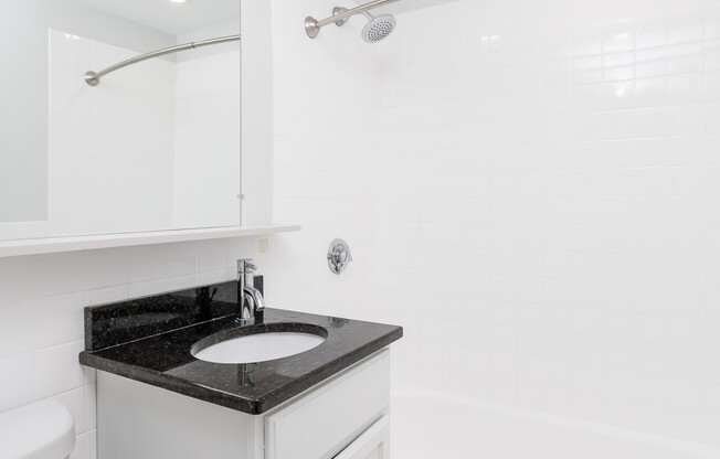 2 beds, 1 bath, 776 sqft, $3,650, Unit 12C