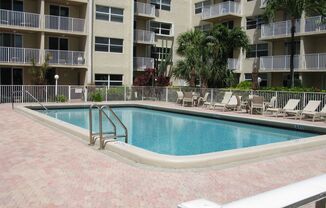 1 bed, 1.5 baths, $1,950, Unit 104