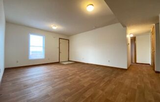 3 beds, 1 bath, 1,034 sqft, $995, Unit Apt. C