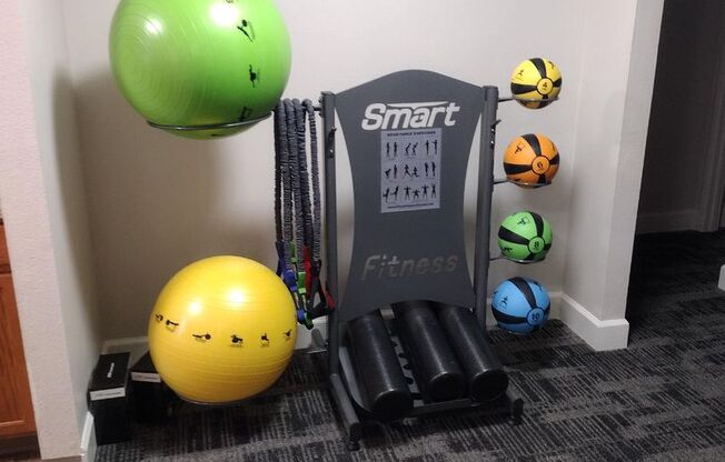 2 beds, 1 bath, 776 sqft, $1,300, Unit 107