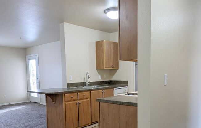 3 beds, 2 baths, 1,180 sqft, $1,585, Unit E304
