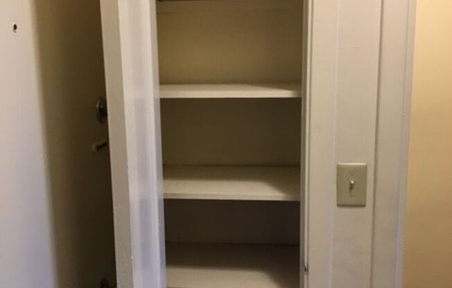 Studio, 1 bath, 348 sqft, $1,197, Unit 306B