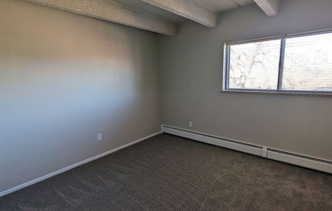 2 beds, 1 bath, 800 sqft, $1,600, Unit 301