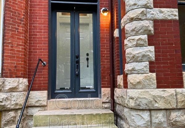 1713 LINDEN AVE
