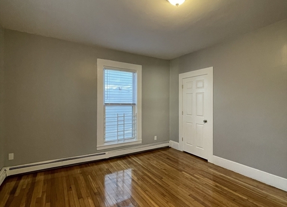 3 beds, 1 bath, 1,395 sqft, $3,418, Unit 2