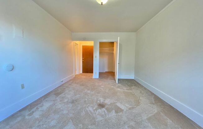 Studio, 1 bath, 425 sqft, $1,150, Unit 110