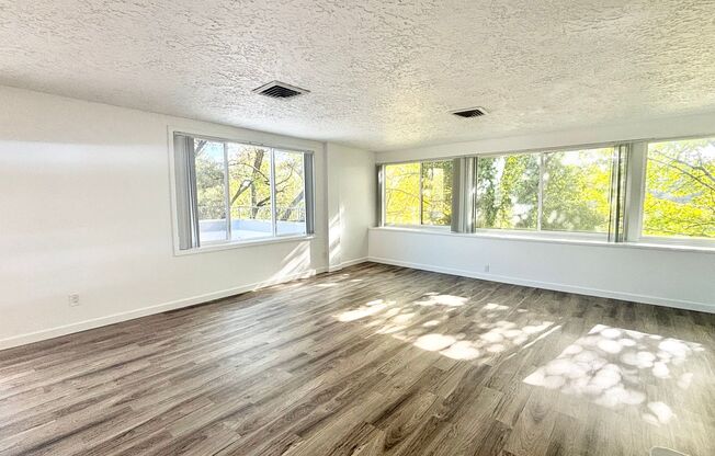 3 beds, 2 baths, 985 sqft, $2,495, Unit 401