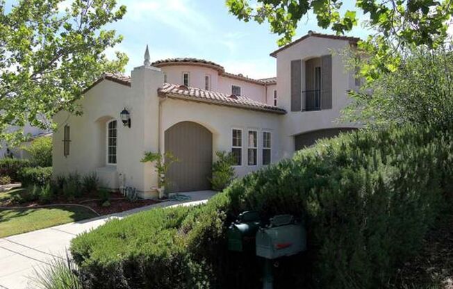 GILROY - Executive home in gated community