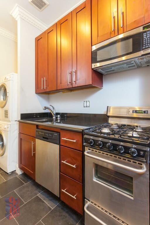 234 W 14 ST