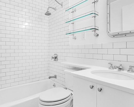 1 bed, 1 bath, $4,300, Unit 12G