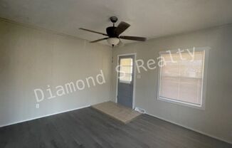 2 beds, 1 bath, $899