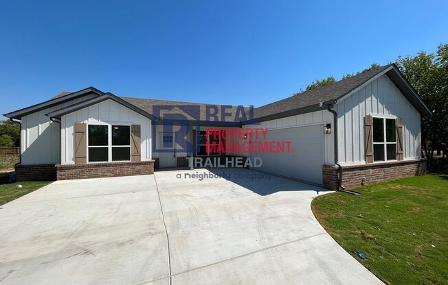 Stylish 3 Bed, 2 Bath Home in Gated Lakeside Community!