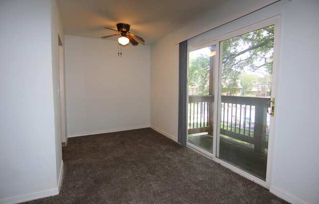 One Bedroom Diningroom - Sheridan Crossing