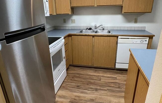 2 beds, 1.5 baths, 900 sqft, $1,600, Unit C105