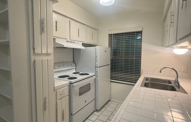 1 bed, 1 bath, 650 sqft, $1,289, Unit SUX-109