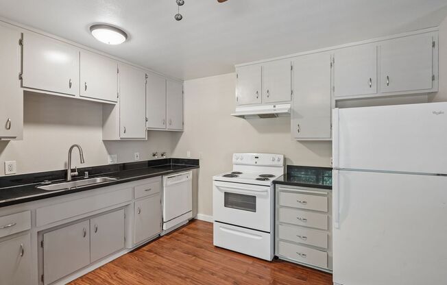 2 beds, 1 bath, 850 sqft, $1,600, Unit 4552