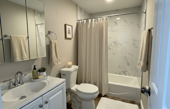 2 beds, 1 bath, 680 sqft, $2,500, Unit 21-33