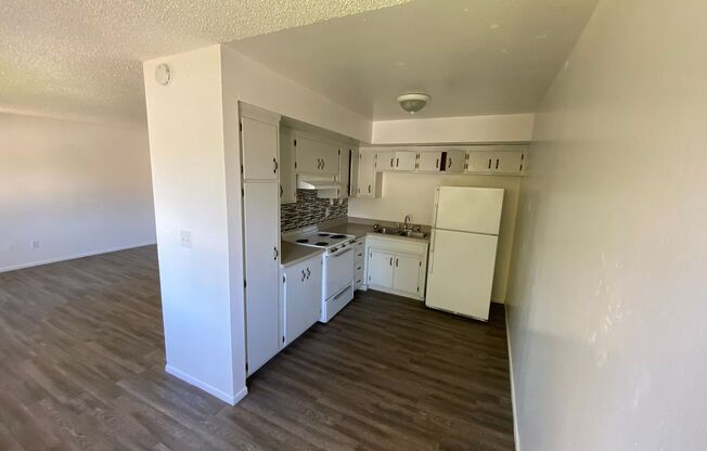 2465 Almandor Circle