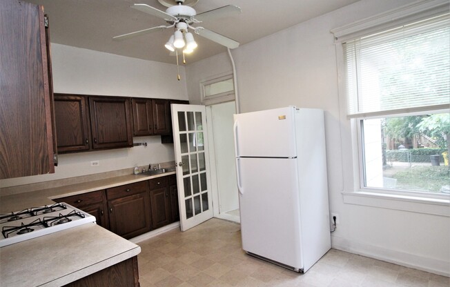 3 beds, 1 bath, $1,860