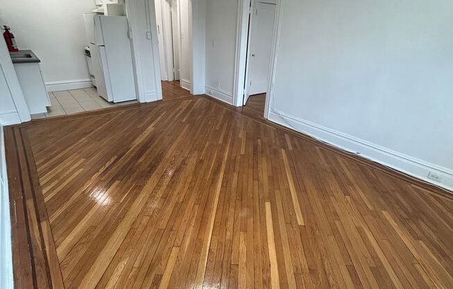 1 bed, 1 bath, 480 sqft, $1,800, Unit B07