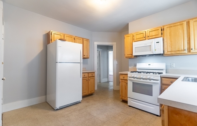 4 beds, 1 bath, 1,700 sqft, $2,800, Unit 2