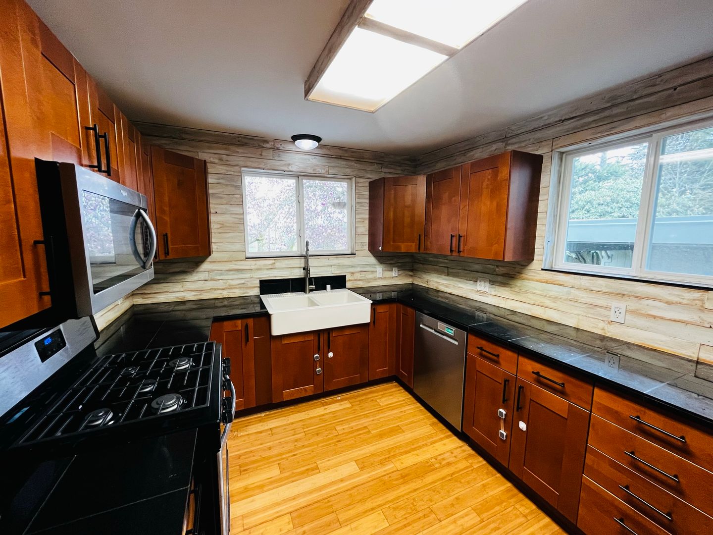 4 Bedroom East Bremerton with Large Yard