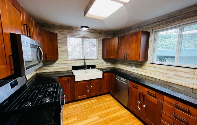 4 Bedroom East Bremerton with Large Yard