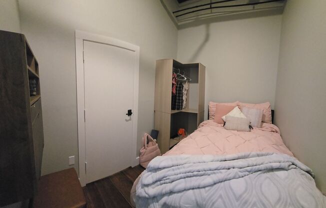 2 beds, 1 bath, 600 sqft, $1,295, Unit Available Now 208