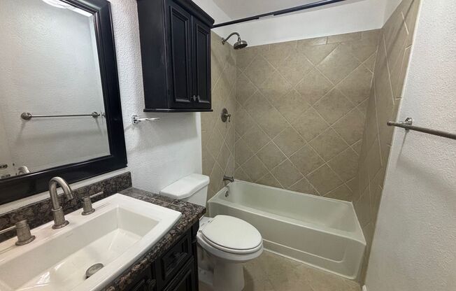 215 Greenlawn